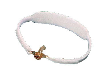 COLLARE REGGICANNULA PER TRACHEOTOMIZZATI. REGOLABILE DA ENTRAMBI I LATI TRAMITE ADESIVO IN VELCRO. PRODOTTO IN POLIAMMIDE. MISURA UNICA - famajoy.it